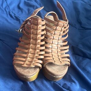 Women’s Strappy Wedge Sandals - Tan